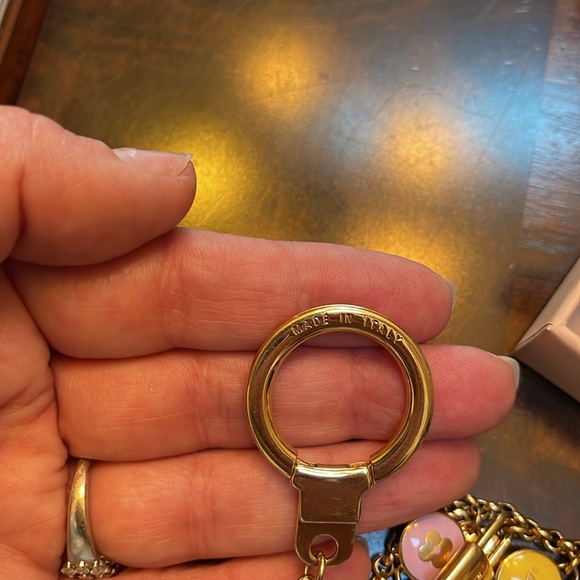 Louis Vuitton Keychain Holder - Picture 5 of 6